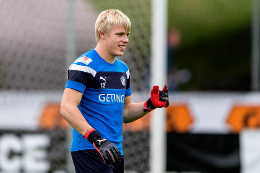 Halmstads målvakt Isak Pettersson före fotbollsmatchen i