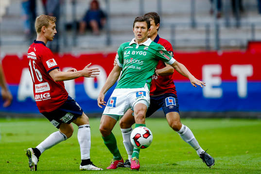 Ljungskiles Hannes Stiller i en duell mot Örgrytes