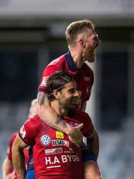 Örgrytes George Mourad jublar ihop med Fredrik Björck