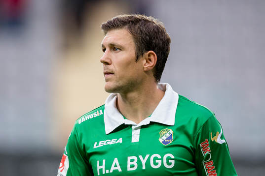 Ljungskiles Hannes Stiller innan fotbollsmatchen i