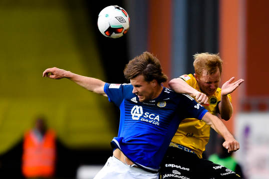Sundsvalls Sebastian Rajalakso och Elfsborgs Simon Lundevall