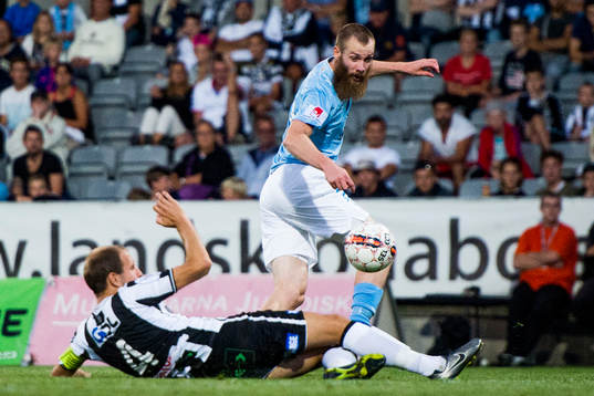 Malmö FFs Jo Inge Berget och Landskronas Mikael Dahlgren