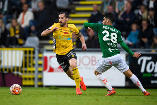 Elfsborgs Emir Bajrami och Jönköpings Alejandro Fernandez Portillo