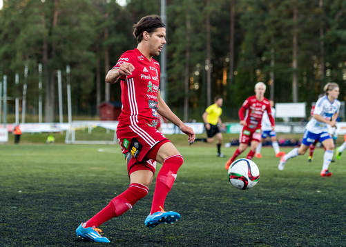s Martin Oscarsson under fotbollsmatchen i division 1 norra mellan IFK Luleå och Piteå IF den 29 augusti 2016 i Luleå.
