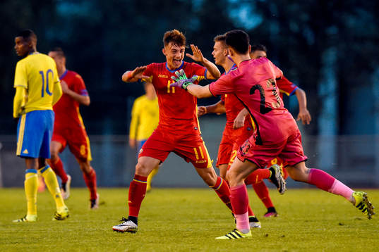 Rumäniens Claufiu Micovschi jublar efter 0-1