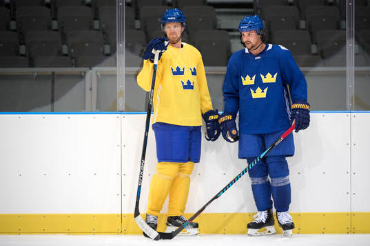 Sveriges Henrik Sedin och Erik Karlsson