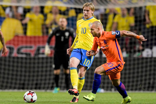 Sveriges Emil Forsberg och Hollands Wesley Sneijder
