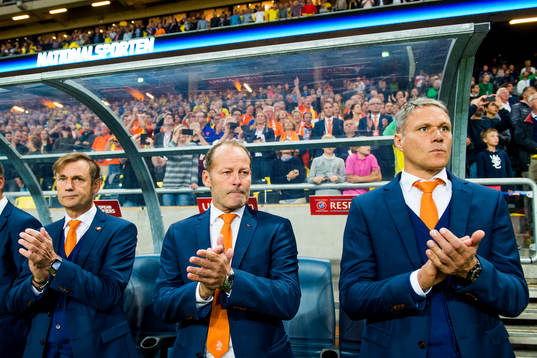 Hollands förbundskapten Danny Blind och assisterande förbundskapten Marco van Basten
