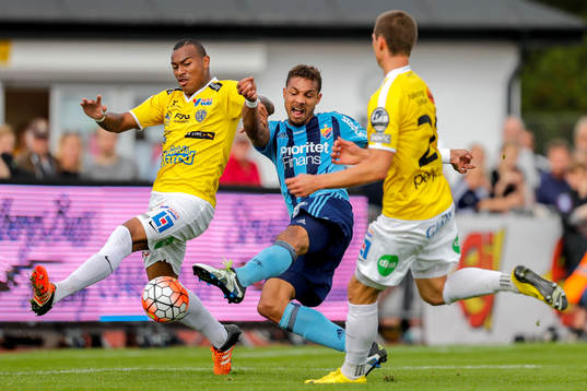 Djurgårdens Mathias Ranegie gör 1-1