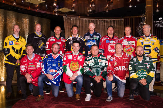  Christer Olsson, Väterås, Roger Melin, AIK, Andreas Johansson, Modo, Håkan Åhlund, Pantern, Tobias Thermell, Karlskoga, Mattias Karlin, Västervik, Niklas Eriksson, Almtuna och Mats Waltin, Södertälje. Nedre raden från vänster: Niklas Czarnecki, Vita Hästen, Fredrik Söderström, Oskarshamn, Jeremy Colliton, Mora, Magnus Sundquist, Tingsryd, Roger Forsberg, Timrå och Tommy Jonsson, Björklöven. 