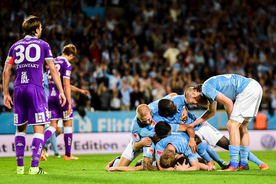 Malmö FFs Yoshimar Yotún, Anton Tinnerholm , Jo Inge Berget , Enock Kofi Adu, Anders Christiansen och  Alexander Jeremejeff jublar efter 2-1