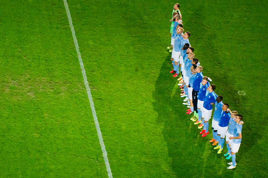 Malmö FFs spelare tackar klacken