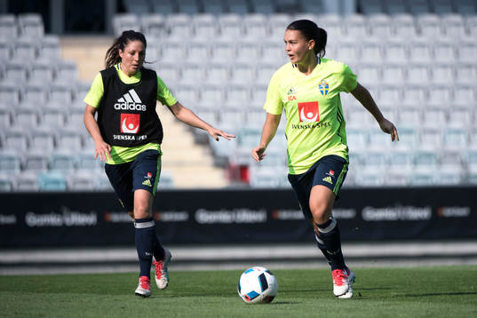 Sveriges Josefin Johansson och Emilia Appelqvist