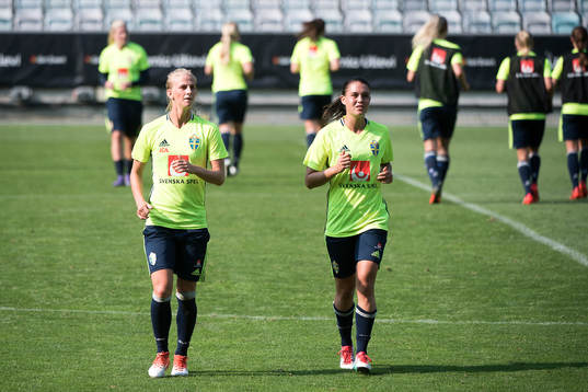 Sveriges Sofia Jakobsson och Emilia Appelqvist