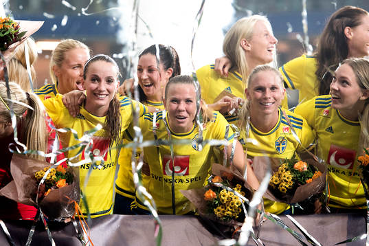 Sveriges Kosovare Asllani, Jessica Samuelsson och Jonna