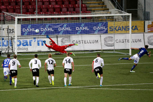 Sundsvalls Lars Christian Krogh Gerson gör 3-3
