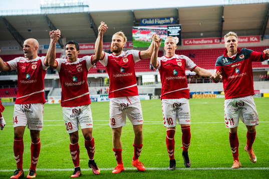 Kalmars Henri Anier  jublar