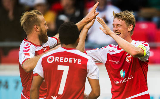 Kalmarsspelarna Henri Anier , Ismael Silva Lima  och Rasmus