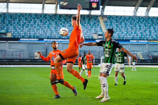 Athletics Daniel Jarl hinner före GAIS Luka Mijaljevic