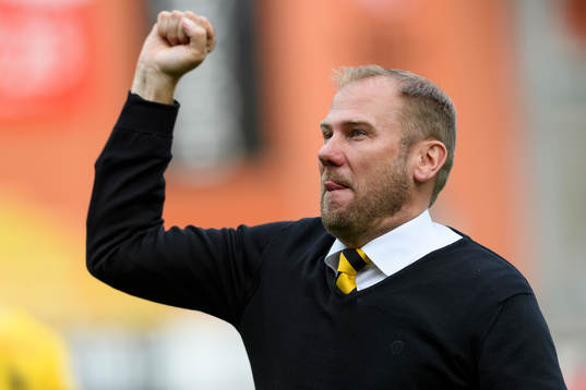 Elfsborgs manager Magnus Haglund jublar