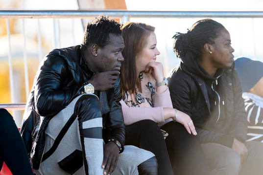 s skadade anfallsstjärna Tetteh Komey satt på läktaren