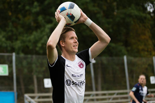 Qvidings Rickard Hansson kastar inkast