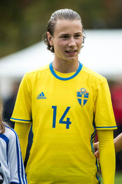 Sveriges Alex Timossi Andersson  i fotbollsmatchen mellan