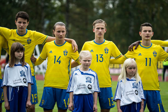 Sveriges Helmer Andersson Alex Timossi Andersson  Fredrik Hammar Benjamin Hajdari  i fotbollsmatchen mellan Sverige och Norge P15 den 20 september 2016 i Leksand.