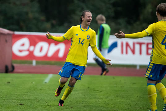 Sveriges Alex Timossi Andersson  jublari fotbollsmatchen