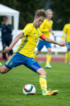Sveriges Fredrik Hammar i fotbollsmatchen mellan Sverige och Norge P15 den 20 september 2016 i Leksand.