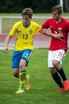 Sveriges Fredrik Hammar i fotbollsmatchen mellan Sverige och Norge P15 den 20 september 2016 i Leksand.
