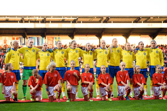 Sveriges Caroline Seger, målvakt Hedvig Lindahl, Jonna