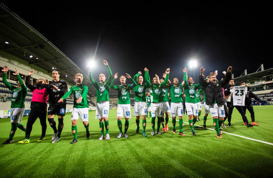 Jönköpings spelare tackar de tillresta supportrarna