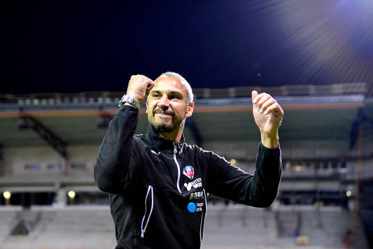 Helsingborgs manager Henrik Larsson jublar