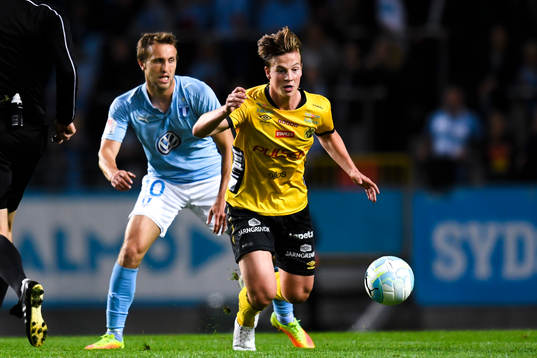 Malmö FFs Magnus Wolff Eikrem och Häckens Michiel Hemmen 