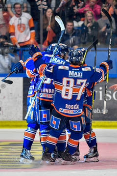 Växjös Tuomas Kiiskinen jublar