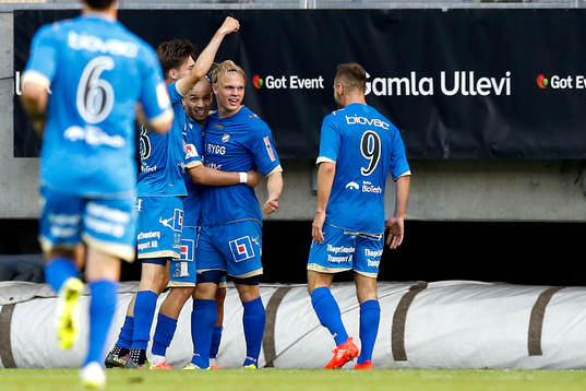 Ljungskiles Linus Tornblad jublar efter 0-1