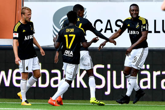 s Chinedu Ogbuke Obasi jublar efter 0-1 under fotbollsmatchen i Allsvenskan mellan Elfsborg och AIK den 25 september 2016 i BORÅS.