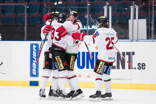 Modos spelare jublar