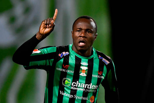 Varbergs Nsima Peter jublar efter 3-0