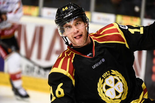 Brynäs Daniel Paille jublar