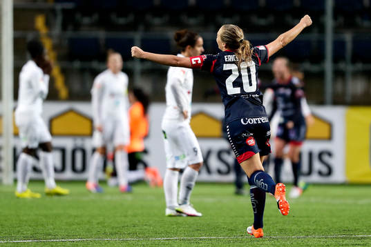 Linköpings Magdalena Eriksson jublar efter 1-0 av Linköpings Kristine Minde (ej i bild)