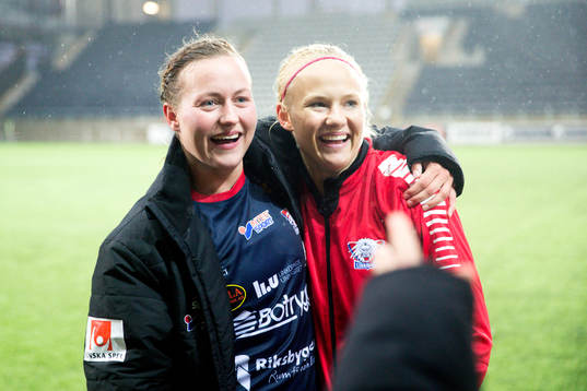 Linköpings Kristine Minde och Pernille Mosegaard Harder jublar