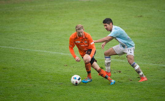  IFK Hässleholms Diego Delgado i matchen i division 2 mellan Karlskrona och IFK Hässleholm i Karlskrona 9 oktober 2016.  