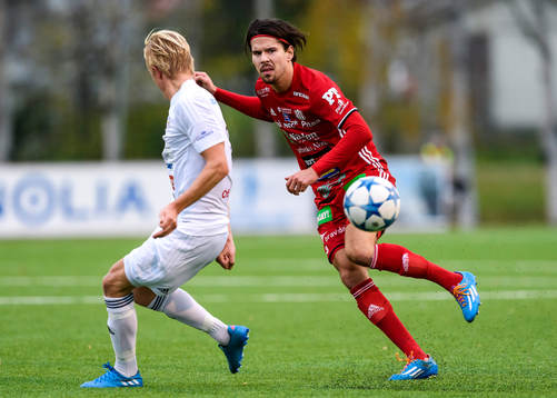 s Martin Oscarsson under fotbollsmatchen i division 1 norra mellan Piteå och Team TG den 9 oktober 2016 i Piteå.