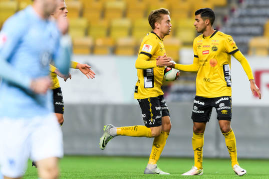 Elfsborgs Thomas Kind Bendiksen jublar med Rami Kaib