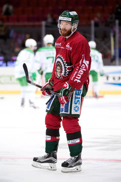Frölundas Robin Figren värmer upp innan matchen i SHL