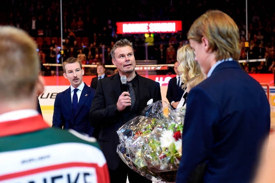 Ronnie Sundin håller tal