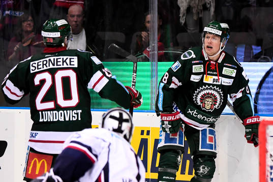 Frölundas Joel Lundqvist och John Nyberg jublar