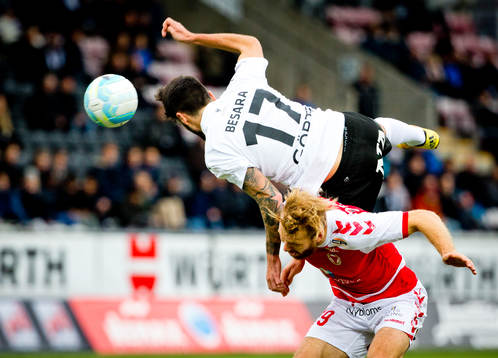 Örebros Nahir Besara och Kalmars Henri Anier